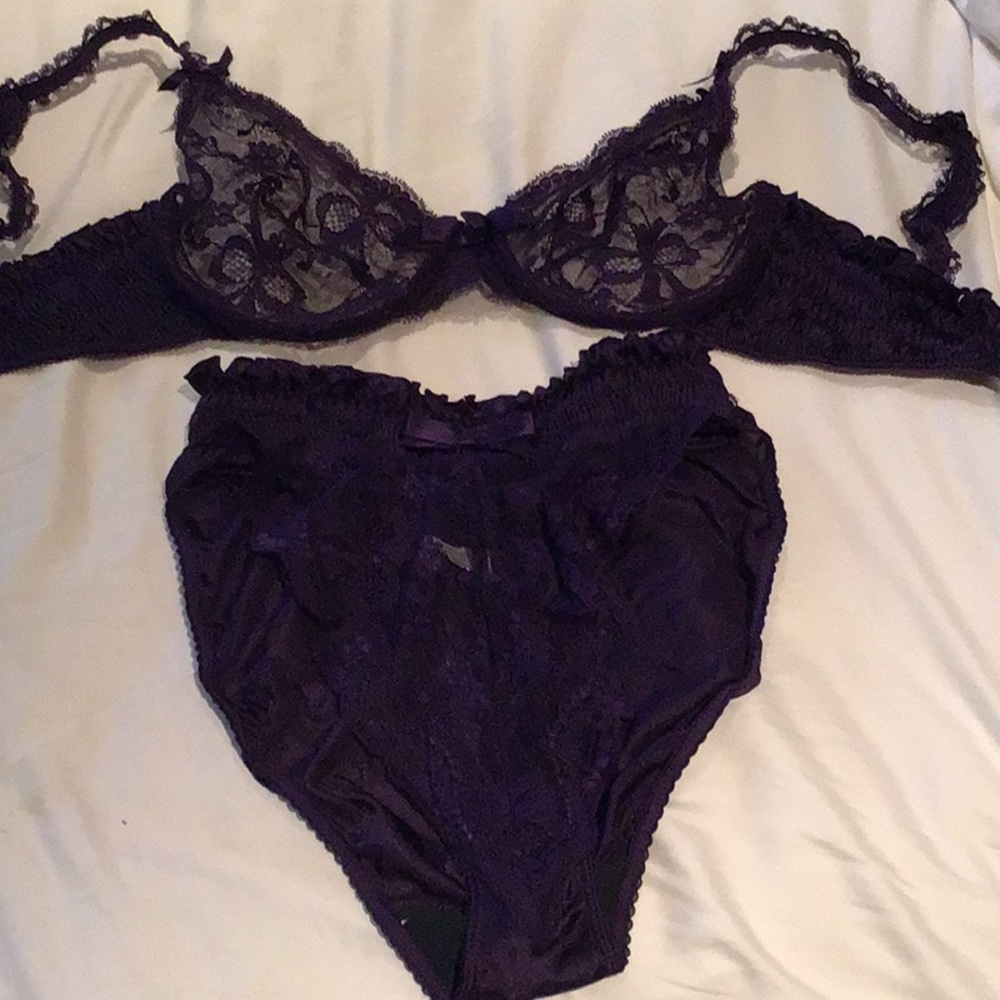 VS Lingerie Set